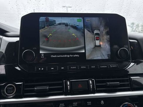 Used 2024 Nissan Pathfinder SL image 33