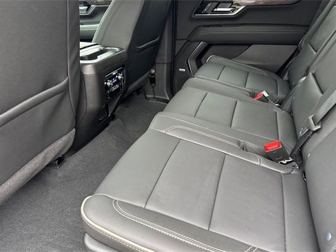 New 2026 GMC Yukon Elevation image 13