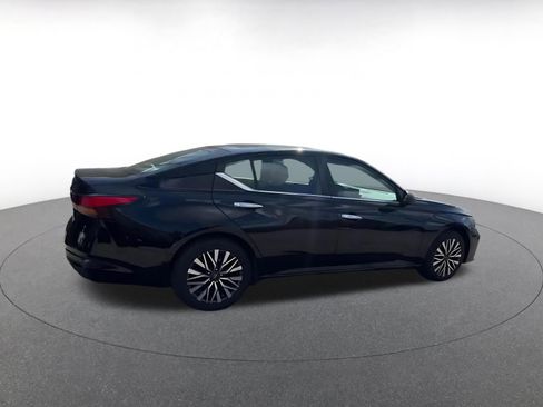 Used 2025 Nissan Altima 2.5 SV image 15