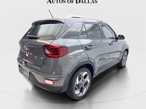Used 2025 Hyundai Venue SEL FWD image 6