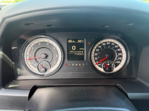Used 2017 RAM 1500 Express AWD/4WD image 12