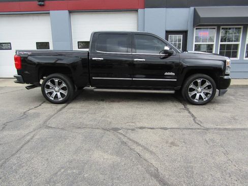 Used 2017 Chevrolet Silverado 1500 High Country image 2