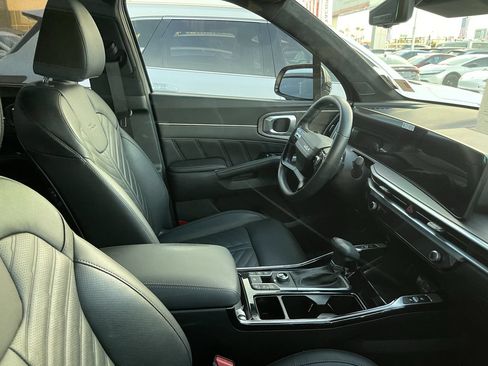 Certified 2026 Kia Sorento SX Prestige AWD/4WD image 6