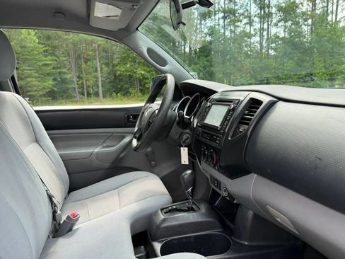 Used 2014 Toyota Tacoma 2WD Regular Cab image 17