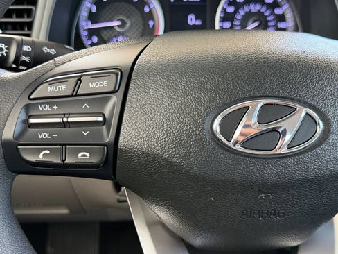 Used 2020 Hyundai Elantra SE FWD image 36