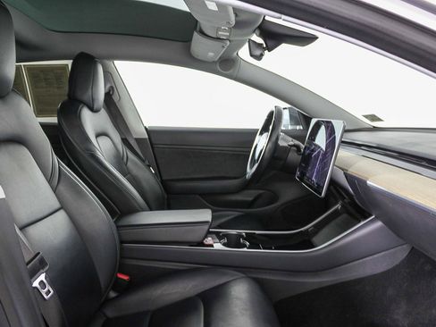Used 2018 Tesla Model 3 Long Range image 17