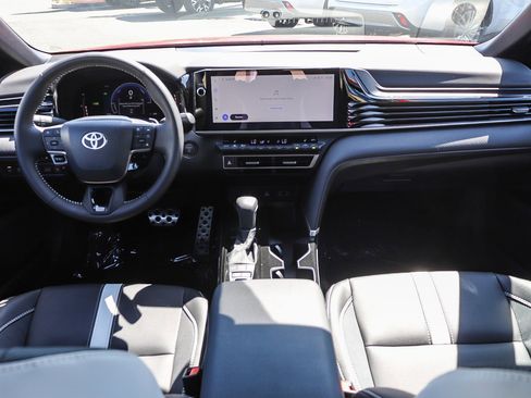 Used 2026 Toyota Camry Hybrid w/ Multimedia Upgrade Package image 16