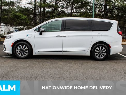 Used 2023 Chrysler Pacifica Limited FWD image 5
