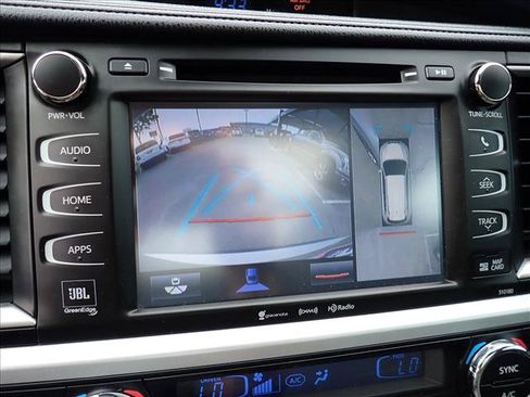 Used 2018 Toyota Highlander Limited Platinum AWD/4WD image 28