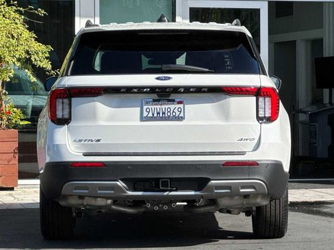 New 2025 Ford Explorer Active w/ Active Comfort Package AWD/4WD image 5