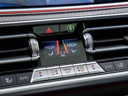 Used 2022 BMW X5 M50i w/ Premium Package image 23