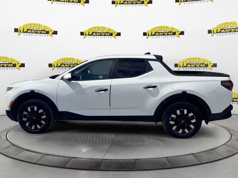 Used 2025 Hyundai Santa Cruz SE FWD image 2