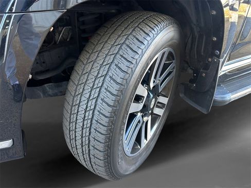 Used 2016 Toyota 4Runner Limited image 9