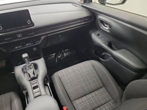 Certified 2025 Honda HR-V LX image 16