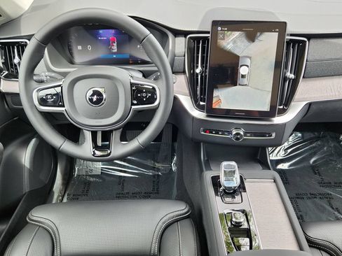 New 2026 Volvo XC90 T8 Ultra w/ Protection Package AWD/4WD image 3