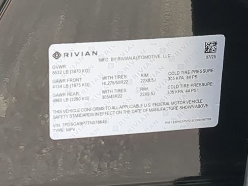 Used 2026 Rivian R1S Premium AWD/4WD image 37
