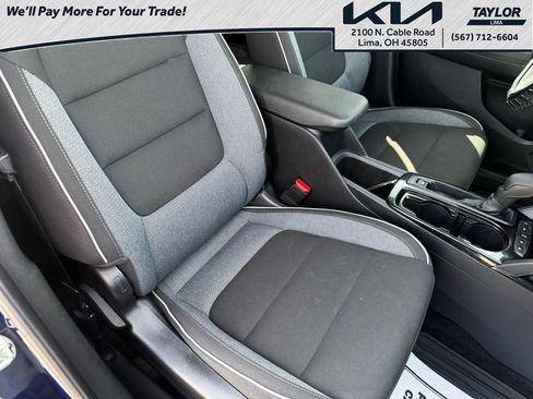 Used 2022 Chevrolet TrailBlazer LT w/ LPO, Blackout Package FWD image 12