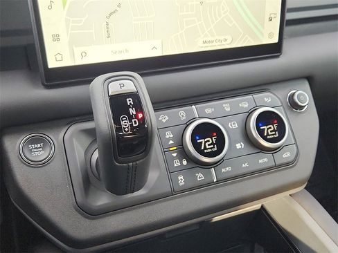 Used 2025 Land Rover Defender 110 S image 17