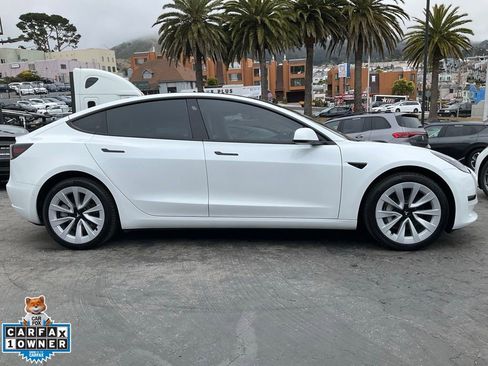 Used 2022 Tesla Model 3 Standard Range RWD image 3