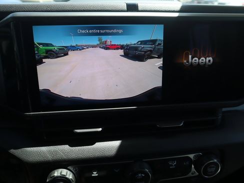 New 2025 Jeep Gladiator Sport image 6