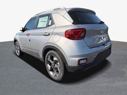 New 2026 Hyundai Venue SEL FWD image 4