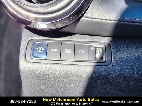 Used 2025 Chevrolet Equinox LT image 23