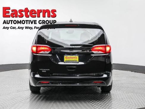 Used 2024 Chrysler Voyager LX image 6