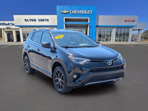 Used 2018 Toyota RAV4 SE w/ Power Extra Value Package FWD image 3