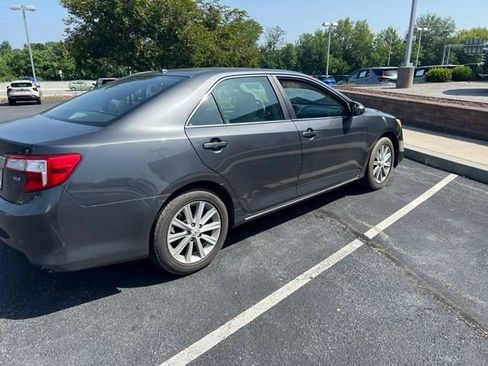 Used 2012 Toyota Camry XLE w/ Leather Pkg FWD image 8