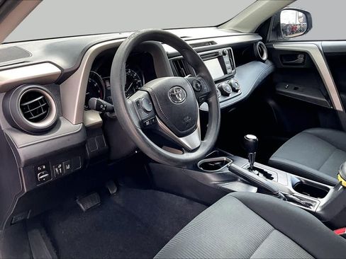 Used 2017 Toyota RAV4 LE FWD image 18