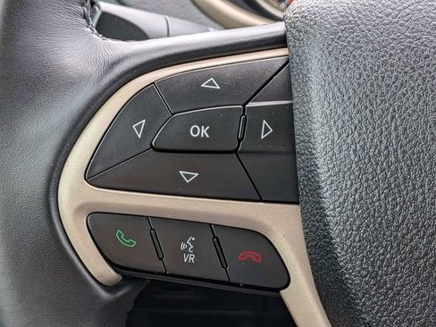 Used 2017 Jeep Cherokee Altitude image 24