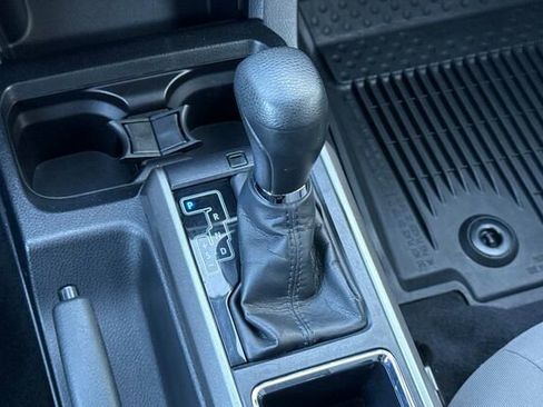 Used 2018 Toyota Tacoma SR5 image 20