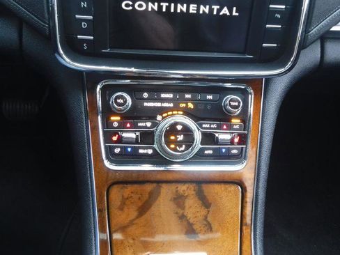 Used 2017 Lincoln Continental Select w/ Climate Package image 38