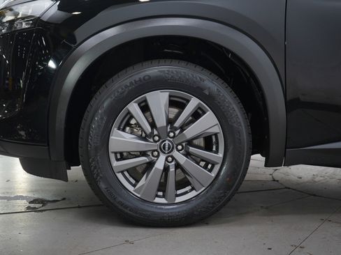Used 2025 Nissan Pathfinder SV AWD/4WD image 30