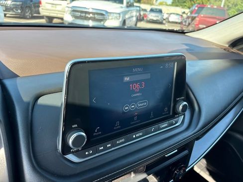 Used 2023 Nissan Rogue SV AWD/4WD image 20