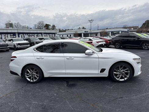 Used 2022 Genesis G70 2.0T image 4
