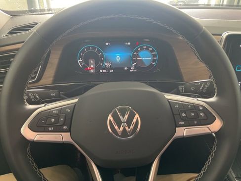 New 2025 Volkswagen Atlas SE image 17