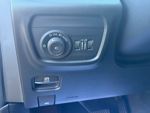 Used 2023 Jeep Grand Cherokee L Overland image 18