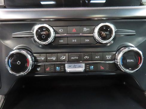 Used 2025 Ford F150 Lariat AWD/4WD image 49