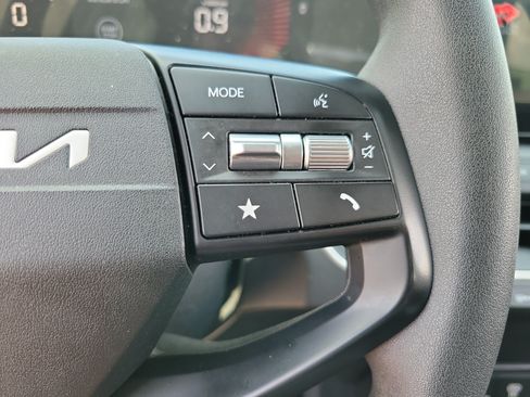 Used 2025 Kia K4 FWD image 15