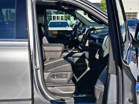 New 2026 GMC Yukon XL Denali w/ Sun & Power Step Package AWD/4WD image 36