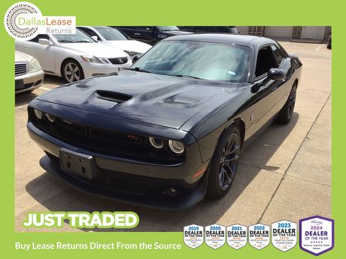 Used 2022 Dodge Challenger R/T Scat Pack RWD image 1