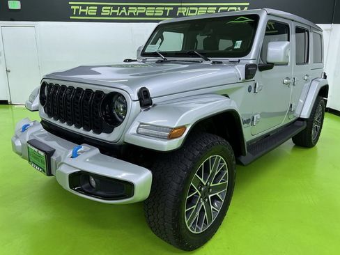 Used 2024 Jeep Wrangler High Altitude AWD/4WD image 5