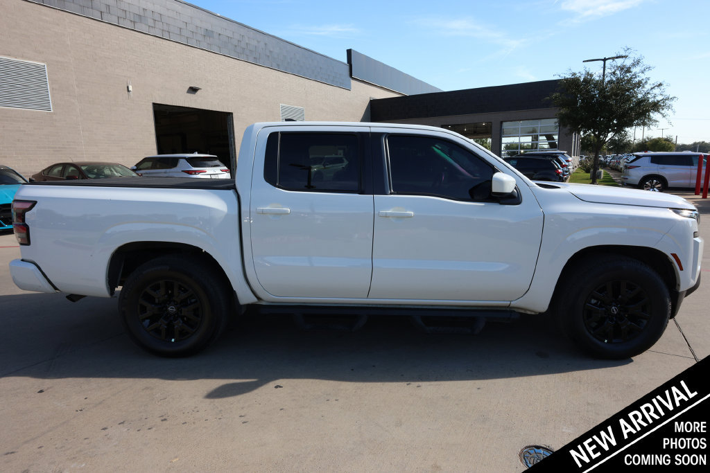 Used 2022 Nissan Frontier SV RWD image 4
