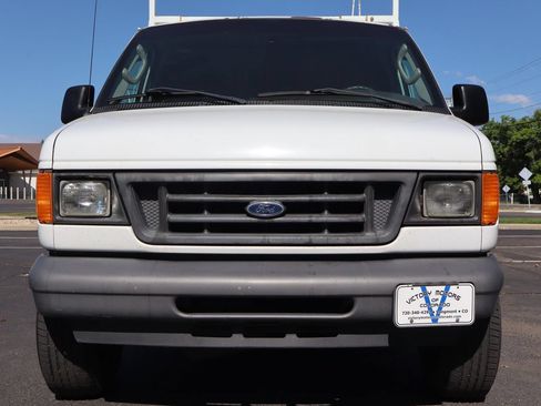 Used 2006 Ford E-250 and Econoline 250 RWD image 13