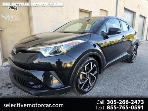 Used 2019 Toyota C-HR XLE image 1
