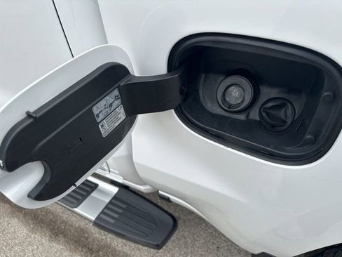 Used 2019 Chevrolet Silverado 1500 LTZ w/ LTZ Premium Package image 17