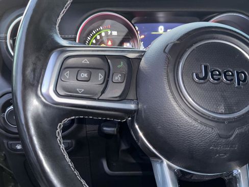 Used 2022 Jeep Wrangler Unlimited Sahara w/ Cold Weather Group image 23