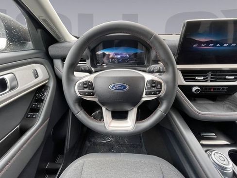 Certified 2025 Ford Explorer Active image 13