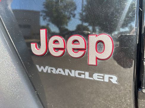 Used 2021 Jeep Wrangler 4WD Rubicon image 11